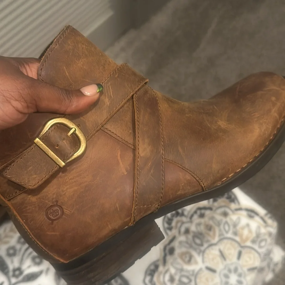 BORN - Picture 4 of 5